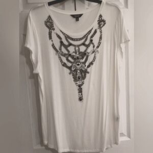 Simply Vera by Vera Wang NWT White Top w/ Jeweled Medallion Design - L…